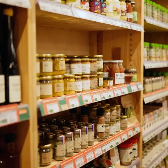 Kooma, épicerie bio à strasbourg dans l'ancienne Manufacture des Tabacs.