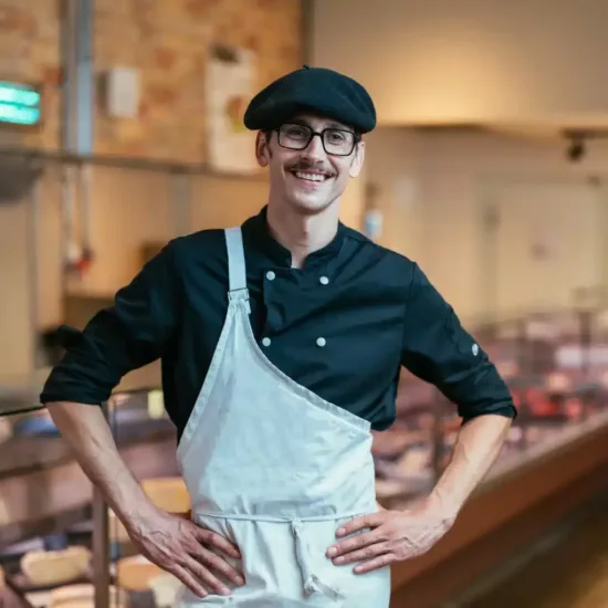 Kooma, magasin de producteurs bio à strasbourg dans l'ancienne Manufacture des Tabacs. Vente directe auprès de 24 fermes bio locales.